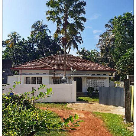 Sri Nimali Guesthouse Hikkaduwa Exterior photo